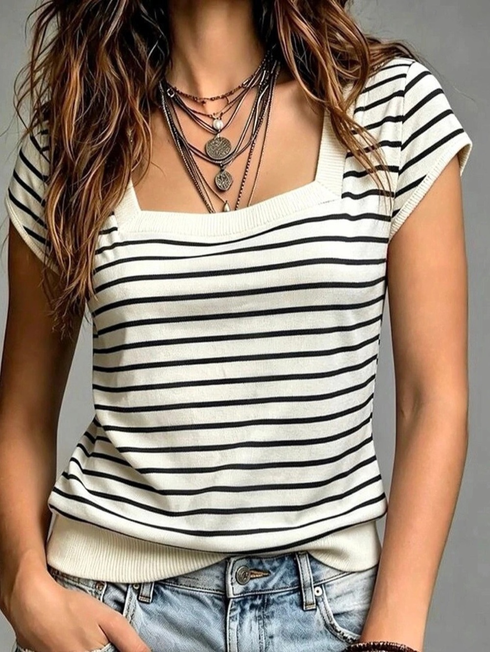Striped Short Sleeve Top in White & Black Size Large NWOT
